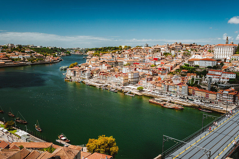 美丽的波尔图和Ponte Dom Luís I从Mosteiro da Serra do Pilar看